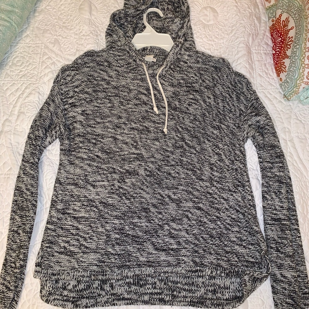 Black and White Pullover